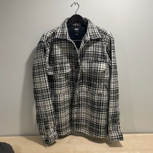 Zara’s Relax Fit Knitted button down